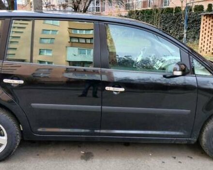 Черный Фольксваген Туран, объемом двигателя 1.6 л и пробегом 202 тыс. км за 5300 $, фото 1 на Automoto.ua