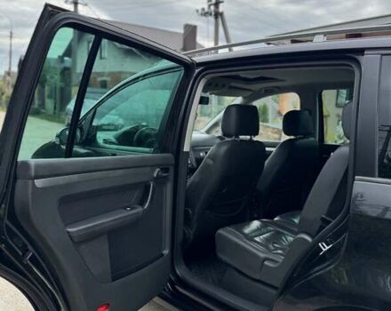 Черный Фольксваген Туран, объемом двигателя 1.98 л и пробегом 336 тыс. км за 5750 $, фото 4 на Automoto.ua