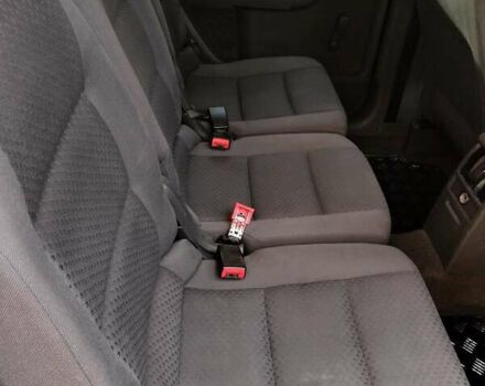 Черный Фольксваген Туран, объемом двигателя 1.6 л и пробегом 202 тыс. км за 5300 $, фото 11 на Automoto.ua