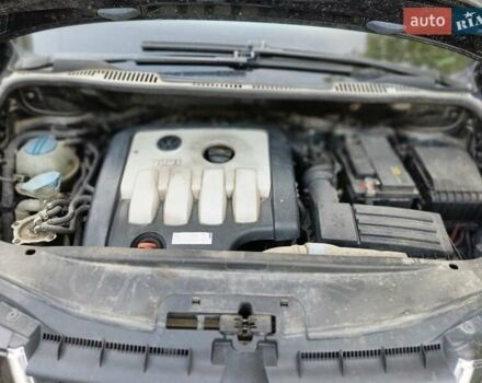 Черный Фольксваген Туран, объемом двигателя 1.98 л и пробегом 336 тыс. км за 5750 $, фото 15 на Automoto.ua