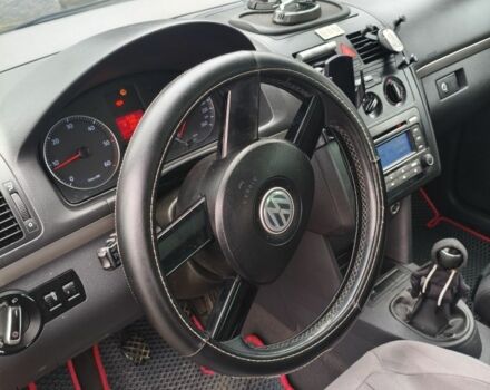 Черный Фольксваген Туран, объемом двигателя 2 л и пробегом 264 тыс. км за 6500 $, фото 6 на Automoto.ua