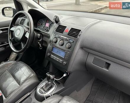 Черный Фольксваген Туран, объемом двигателя 1.6 л и пробегом 192 тыс. км за 5700 $, фото 11 на Automoto.ua