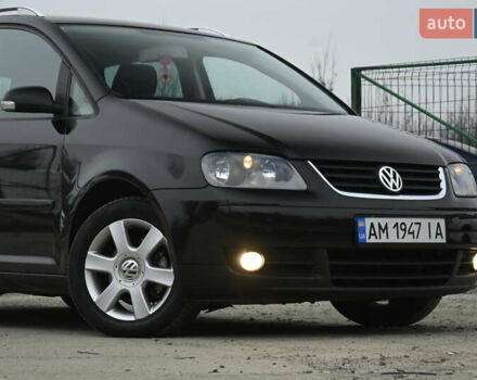 Чорний Фольксваген Туран, об'ємом двигуна 2 л та пробігом 267 тис. км за 5999 $, фото 2 на Automoto.ua