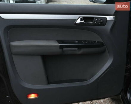 Чорний Фольксваген Туран, об'ємом двигуна 2 л та пробігом 267 тис. км за 5999 $, фото 13 на Automoto.ua