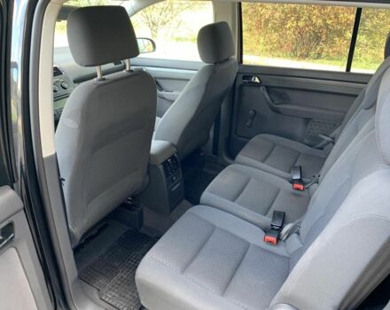 Чорний Фольксваген Туран, об'ємом двигуна 0 л та пробігом 244 тис. км за 6450 $, фото 3 на Automoto.ua