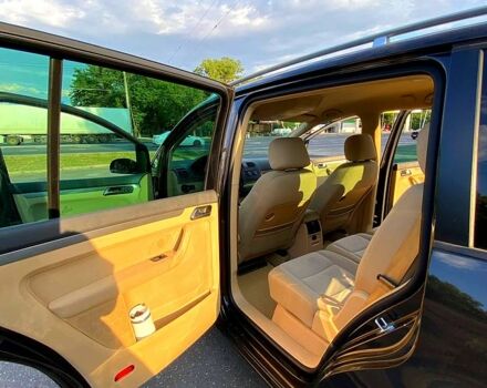 Черный Фольксваген Туран, объемом двигателя 2 л и пробегом 265 тыс. км за 5800 $, фото 3 на Automoto.ua