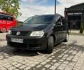 Черный Фольксваген Туран, объемом двигателя 1.6 л и пробегом 329 тыс. км за 4900 $, фото 7 на Automoto.ua