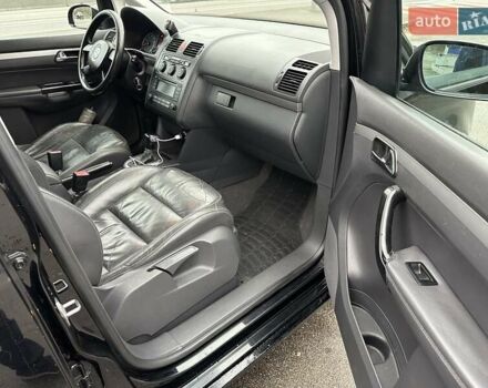 Черный Фольксваген Туран, объемом двигателя 1.6 л и пробегом 192 тыс. км за 5700 $, фото 10 на Automoto.ua