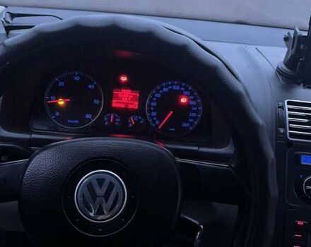 Черный Фольксваген Туран, объемом двигателя 1.97 л и пробегом 293 тыс. км за 5900 $, фото 13 на Automoto.ua