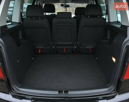 Чорний Фольксваген Туран, об'ємом двигуна 2 л та пробігом 267 тис. км за 5999 $, фото 29 на Automoto.ua