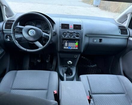 Черный Фольксваген Туран, объемом двигателя 0 л и пробегом 300 тыс. км за 2970 $, фото 6 на Automoto.ua