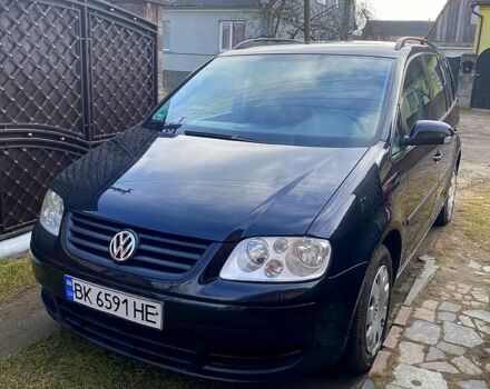 Чорний Фольксваген Туран, об'ємом двигуна 1.6 л та пробігом 205 тис. км за 5200 $, фото 3 на Automoto.ua