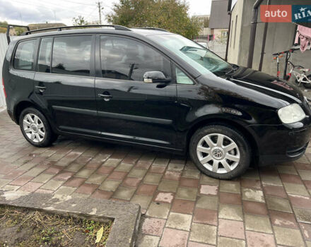 Черный Фольксваген Туран, объемом двигателя 1.6 л и пробегом 271 тыс. км за 5500 $, фото 9 на Automoto.ua