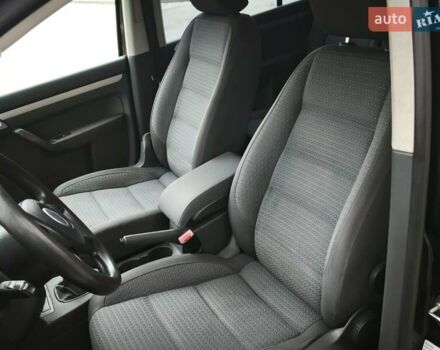 Черный Фольксваген Туран, объемом двигателя 2 л и пробегом 321 тыс. км за 5500 $, фото 19 на Automoto.ua