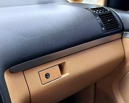 Черный Фольксваген Туран, объемом двигателя 1.9 л и пробегом 385 тыс. км за 5800 $, фото 8 на Automoto.ua