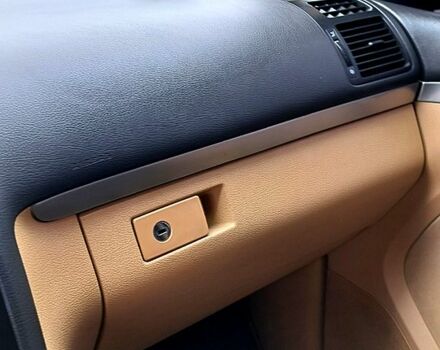 Черный Фольксваген Туран, объемом двигателя 1.9 л и пробегом 385 тыс. км за 5800 $, фото 9 на Automoto.ua