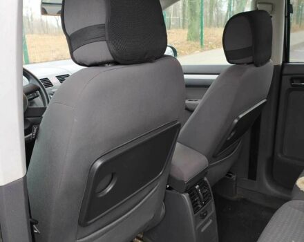 Черный Фольксваген Туран, объемом двигателя 1.6 л и пробегом 320 тыс. км за 5400 $, фото 10 на Automoto.ua