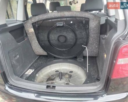 Черный Фольксваген Туран, объемом двигателя 1.6 л и пробегом 277 тыс. км за 6200 $, фото 4 на Automoto.ua