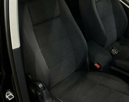 Черный Фольксваген Туран, объемом двигателя 1.9 л и пробегом 419 тыс. км за 5900 $, фото 18 на Automoto.ua