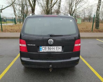 Черный Фольксваген Туран, объемом двигателя 1.6 л и пробегом 320 тыс. км за 5400 $, фото 3 на Automoto.ua