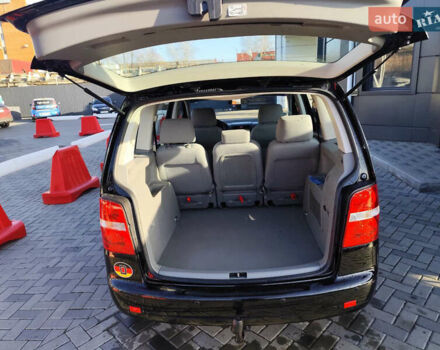 Черный Фольксваген Туран, объемом двигателя 1.6 л и пробегом 219 тыс. км за 5850 $, фото 9 на Automoto.ua