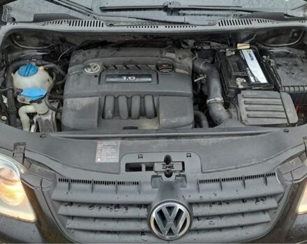 Черный Фольксваген Туран, объемом двигателя 1.6 л и пробегом 205 тыс. км за 5650 $, фото 12 на Automoto.ua