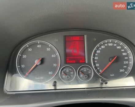 Чорний Фольксваген Туран, об'ємом двигуна 1.6 л та пробігом 216 тис. км за 6500 $, фото 1 на Automoto.ua