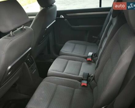 Черный Фольксваген Туран, объемом двигателя 2 л и пробегом 321 тыс. км за 5500 $, фото 37 на Automoto.ua