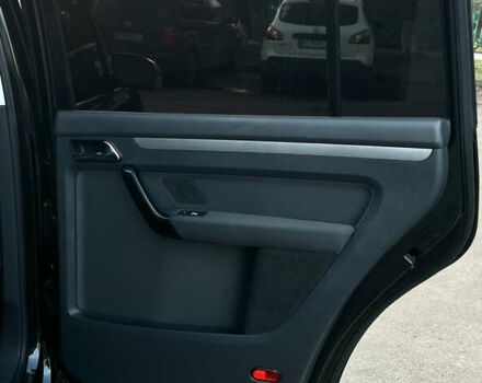 Черный Фольксваген Туран, объемом двигателя 1.6 л и пробегом 229 тыс. км за 6450 $, фото 33 на Automoto.ua