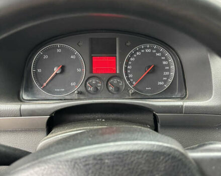 Черный Фольксваген Туран, объемом двигателя 1.97 л и пробегом 316 тыс. км за 5700 $, фото 8 на Automoto.ua