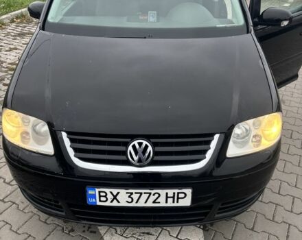 Черный Фольксваген Туран, объемом двигателя 1.6 л и пробегом 290 тыс. км за 4600 $, фото 1 на Automoto.ua