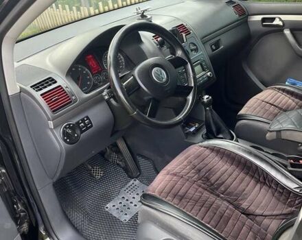 Чорний Фольксваген Туран, об'ємом двигуна 1.6 л та пробігом 216 тис. км за 6500 $, фото 8 на Automoto.ua