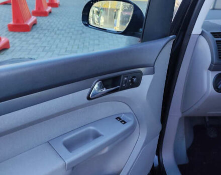 Черный Фольксваген Туран, объемом двигателя 1.6 л и пробегом 219 тыс. км за 5850 $, фото 15 на Automoto.ua