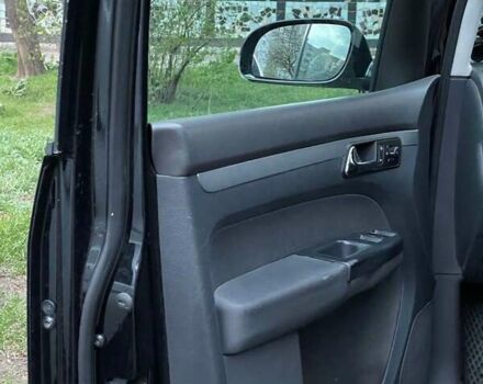 Черный Фольксваген Туран, объемом двигателя 1.97 л и пробегом 243 тыс. км за 6400 $, фото 11 на Automoto.ua