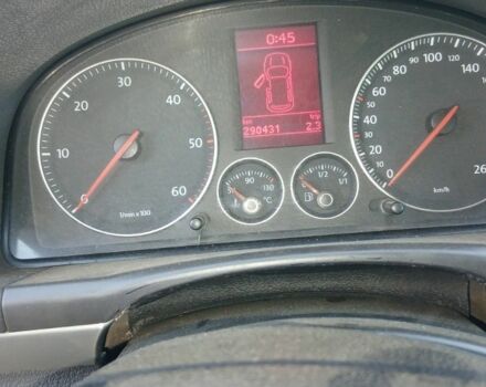 Черный Фольксваген Туран, объемом двигателя 2 л и пробегом 290 тыс. км за 6000 $, фото 5 на Automoto.ua