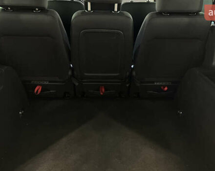 Черный Фольксваген Туран, объемом двигателя 1.9 л и пробегом 419 тыс. км за 5900 $, фото 26 на Automoto.ua