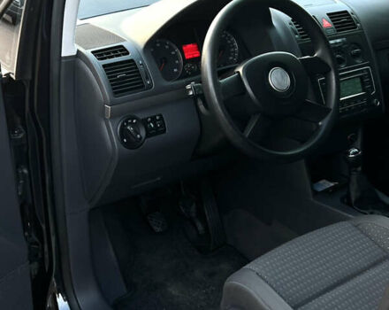 Черный Фольксваген Туран, объемом двигателя 1.6 л и пробегом 229 тыс. км за 6450 $, фото 41 на Automoto.ua