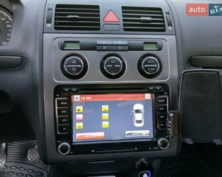 Чорний Фольксваген Туран, об'ємом двигуна 1.6 л та пробігом 279 тис. км за 4400 $, фото 16 на Automoto.ua