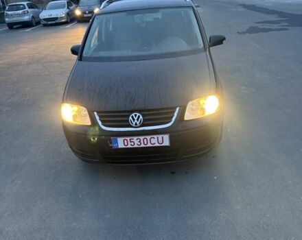 Черный Фольксваген Туран, объемом двигателя 2 л и пробегом 377 тыс. км за 2500 $, фото 8 на Automoto.ua