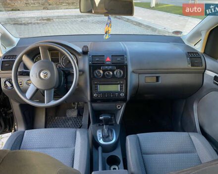 Черный Фольксваген Туран, объемом двигателя 1.6 л и пробегом 198 тыс. км за 6800 $, фото 15 на Automoto.ua