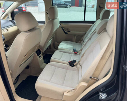 Черный Фольксваген Туран, объемом двигателя 1.98 л и пробегом 188 тыс. км за 4600 $, фото 30 на Automoto.ua