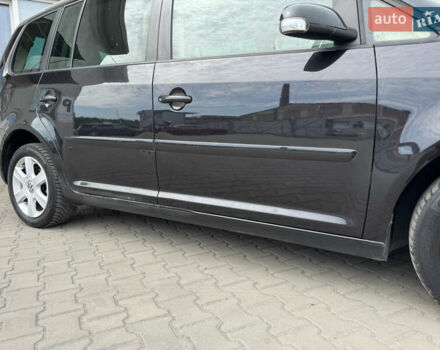 Черный Фольксваген Туран, объемом двигателя 1.98 л и пробегом 188 тыс. км за 4600 $, фото 19 на Automoto.ua