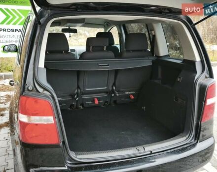 Черный Фольксваген Туран, объемом двигателя 2 л и пробегом 321 тыс. км за 5500 $, фото 35 на Automoto.ua