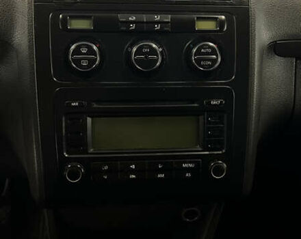 Черный Фольксваген Туран, объемом двигателя 1.9 л и пробегом 419 тыс. км за 5900 $, фото 21 на Automoto.ua