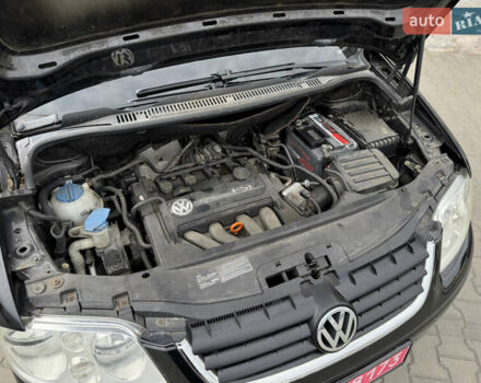 Черный Фольксваген Туран, объемом двигателя 1.98 л и пробегом 188 тыс. км за 4600 $, фото 34 на Automoto.ua