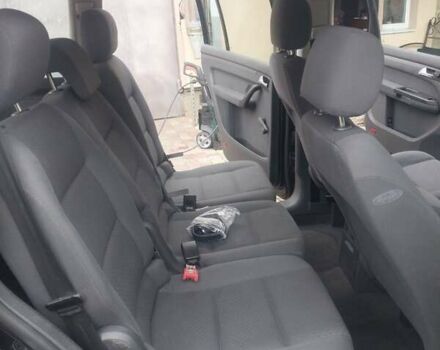 Черный Фольксваген Туран, объемом двигателя 1.6 л и пробегом 277 тыс. км за 6200 $, фото 3 на Automoto.ua