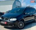 Чорний Фольксваген Туран, об'ємом двигуна 1.6 л та пробігом 252 тис. км за 5790 $, фото 1 на Automoto.ua