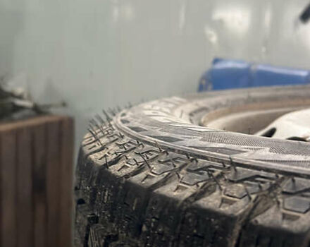 Черный Фольксваген Туран, объемом двигателя 1.9 л и пробегом 419 тыс. км за 5900 $, фото 28 на Automoto.ua