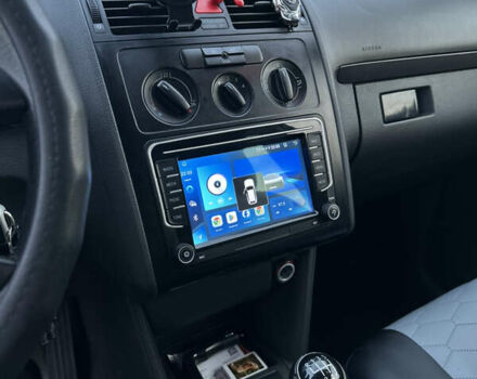 Чорний Фольксваген Туран, об'ємом двигуна 1.6 л та пробігом 295 тис. км за 5700 $, фото 5 на Automoto.ua