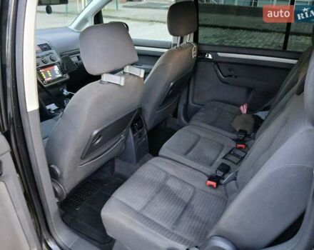 Чорний Фольксваген Туран, об'ємом двигуна 1.6 л та пробігом 279 тис. км за 4400 $, фото 1 на Automoto.ua